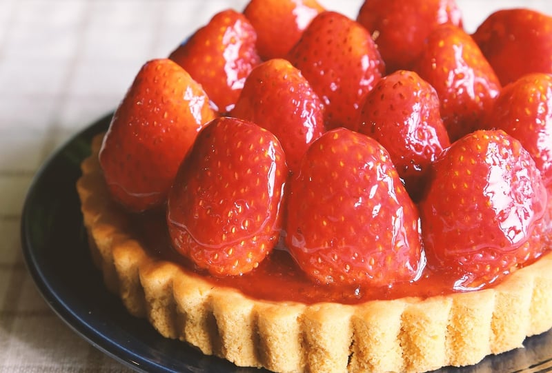Spring Rhubarb Strawberry Tart